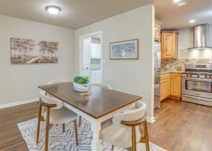 Private Workout & Fenced Yard! Escape Holiday home *